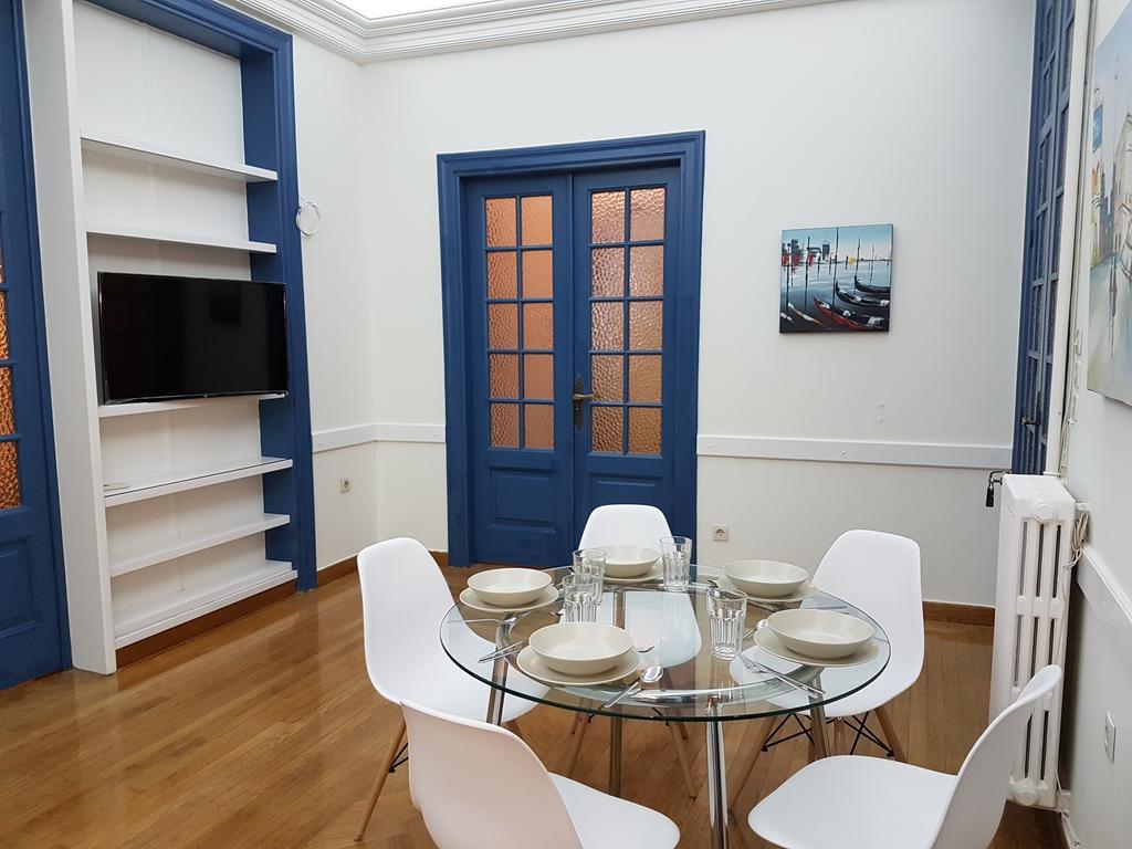 Errathens Aegean Apartment - Athens Center, 5 BD, 2 BATH Buitenkant foto